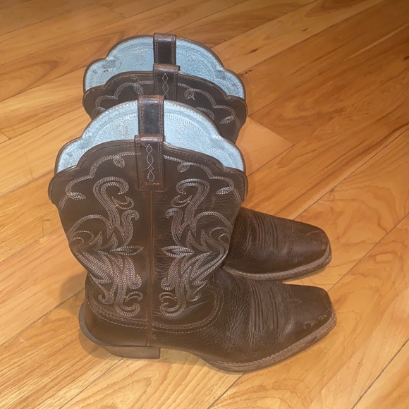 Womens Ariat cowboy boots - Picture 1 of 3